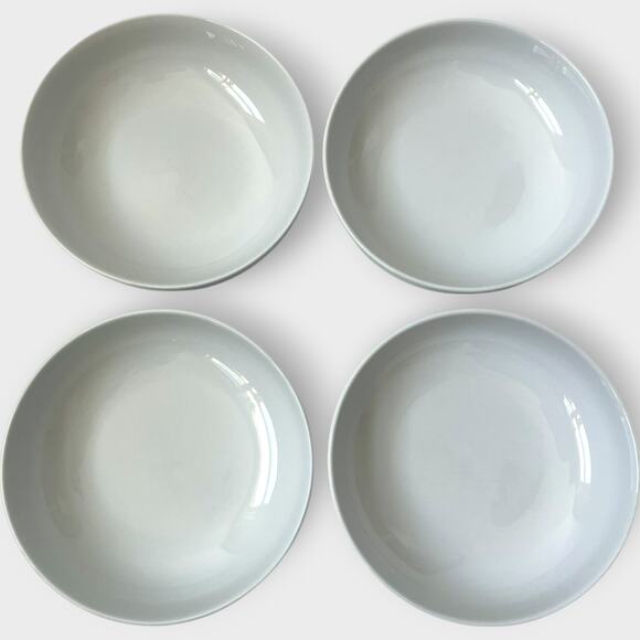 Pottery Barn Classic Coupe Bowls Salad Pasta Set of 4 7.75" Across 2" High White - Picture 3 of 8